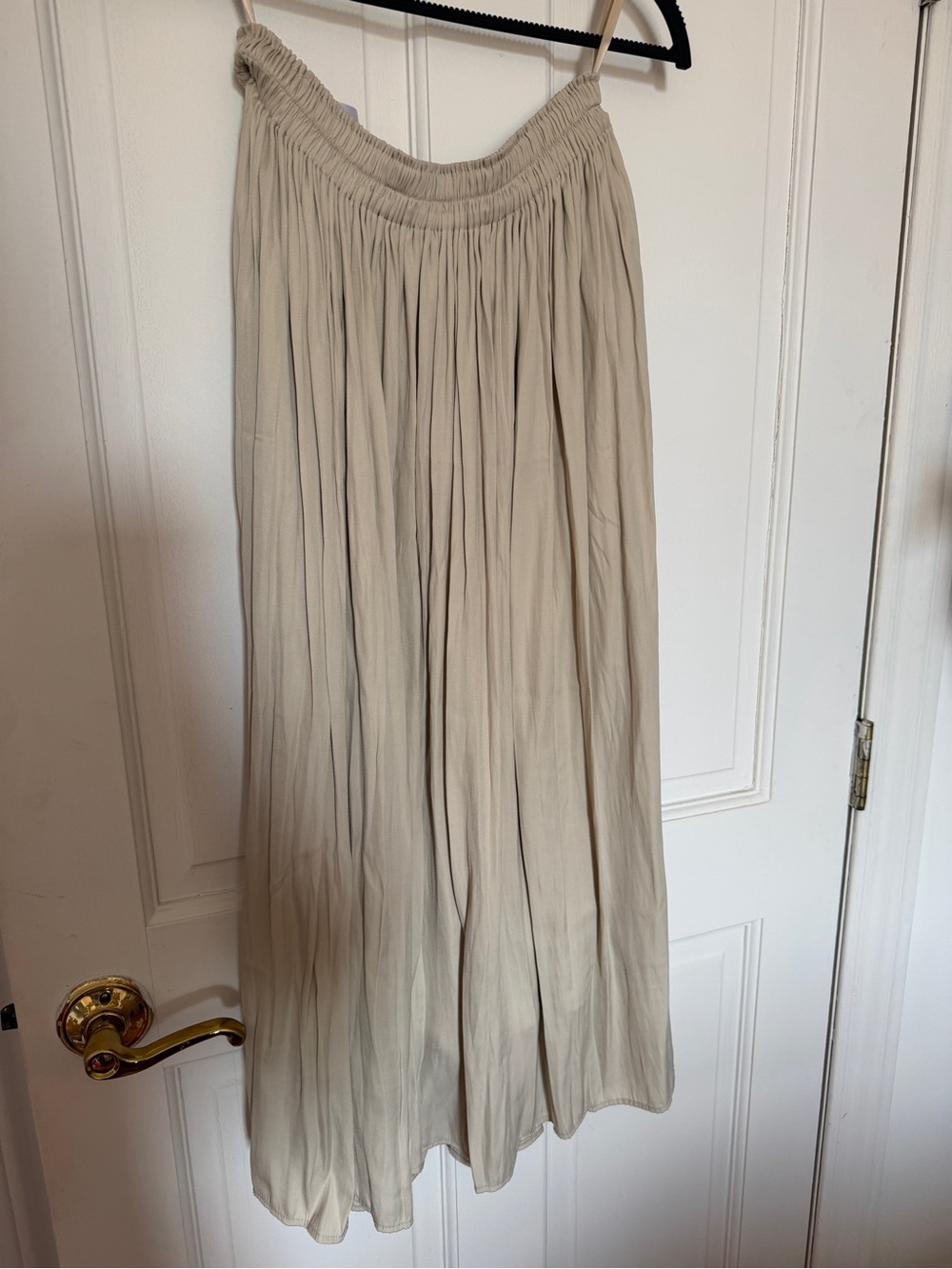 Uniqlo Beige Skirt